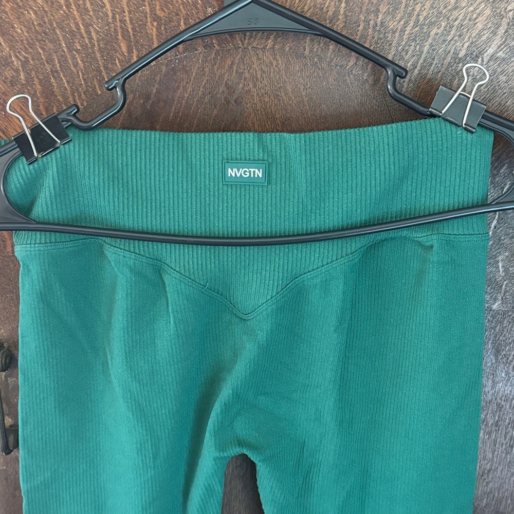 NVGTN Balsam Green Sports Bra and Leggings Set LG/XL - Picture 12 of 16